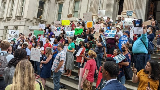 Parents protest at Tweed